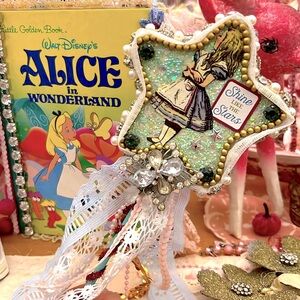 Alice in Wonderland 💙 Handmade Embellished Wand 🍄Disney